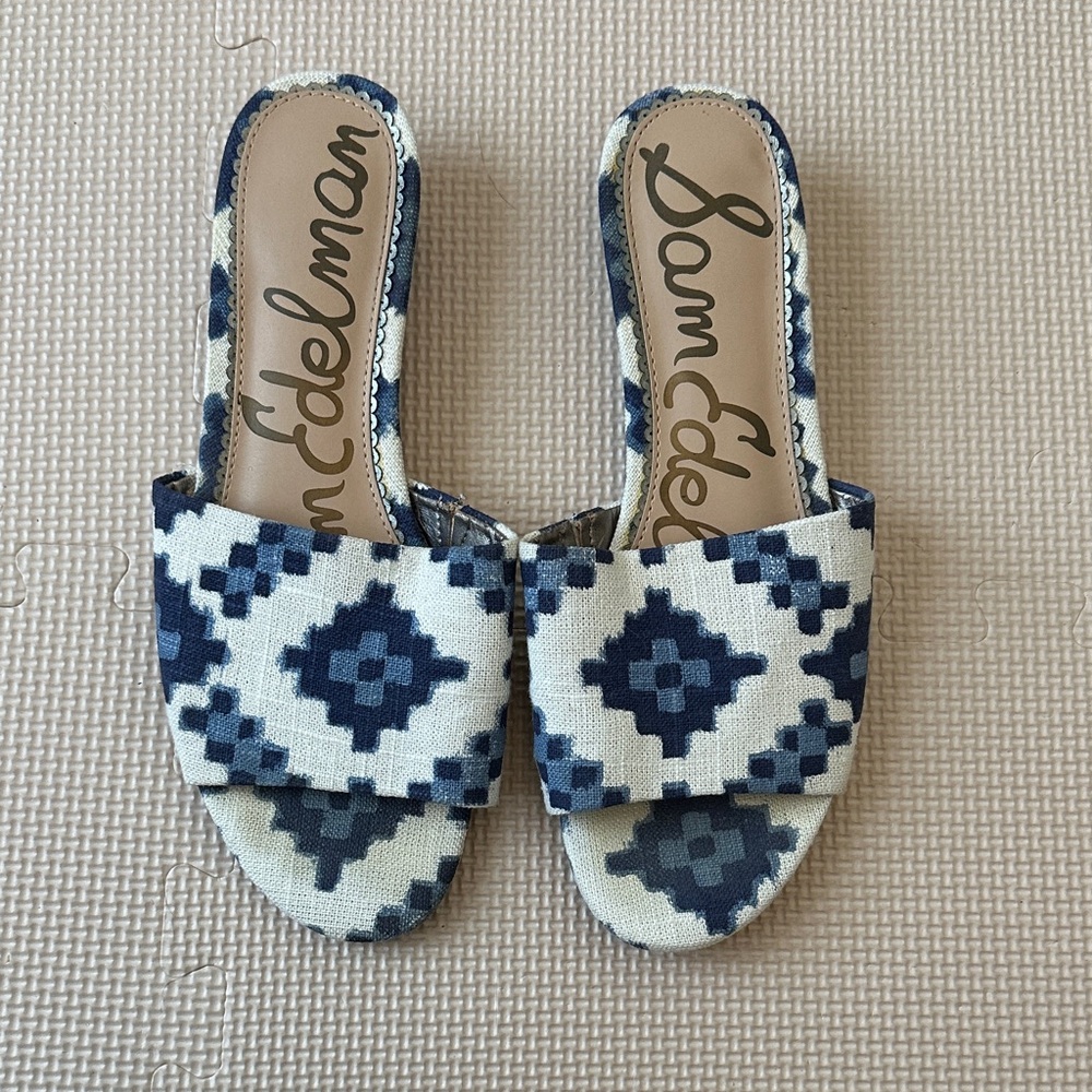 Sam Edelman Navy and Cream Patterned Sandals